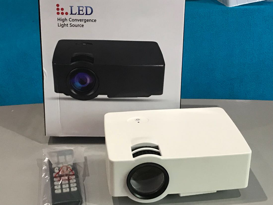 

Портативный мини лед проектор Е08