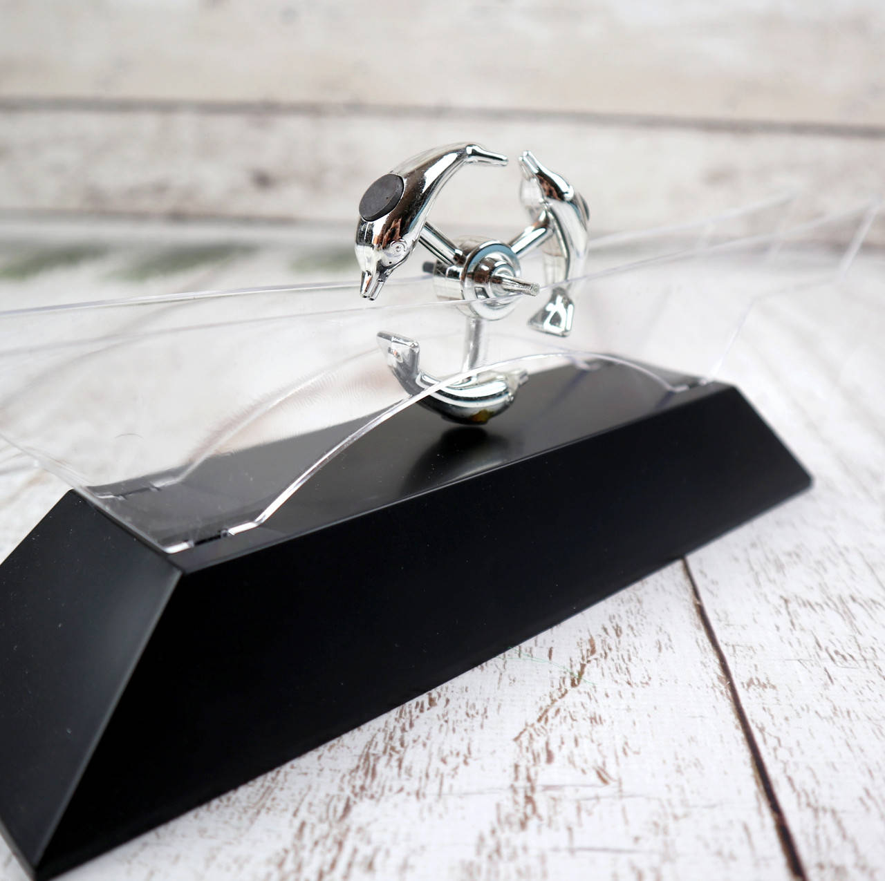 

Маятник настольный дельфины Вращающийся антистресс (Настоящие фото)