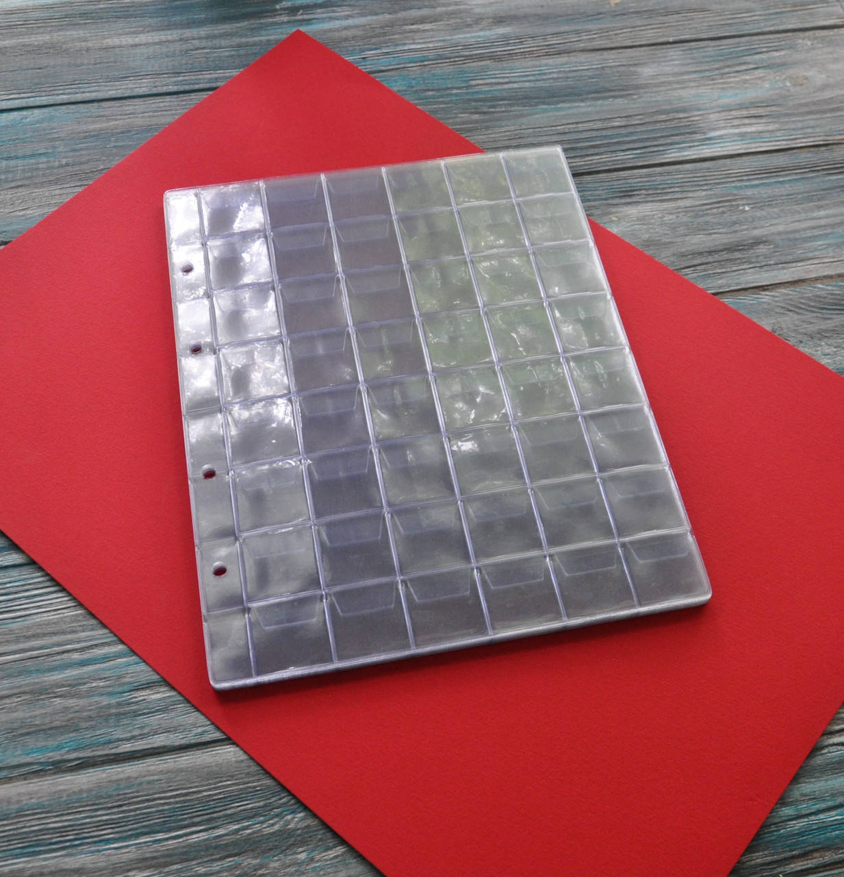 

Лист на монети 200*250мм (Optima) 6х8 тип 48 (29х29)