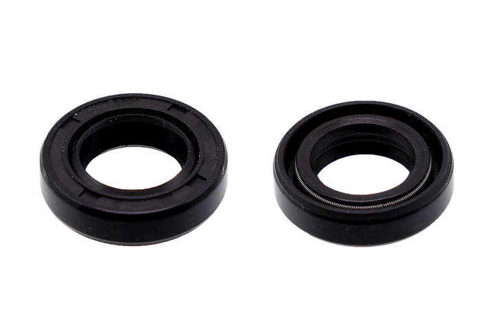 

Сальник 15*26*6 мм