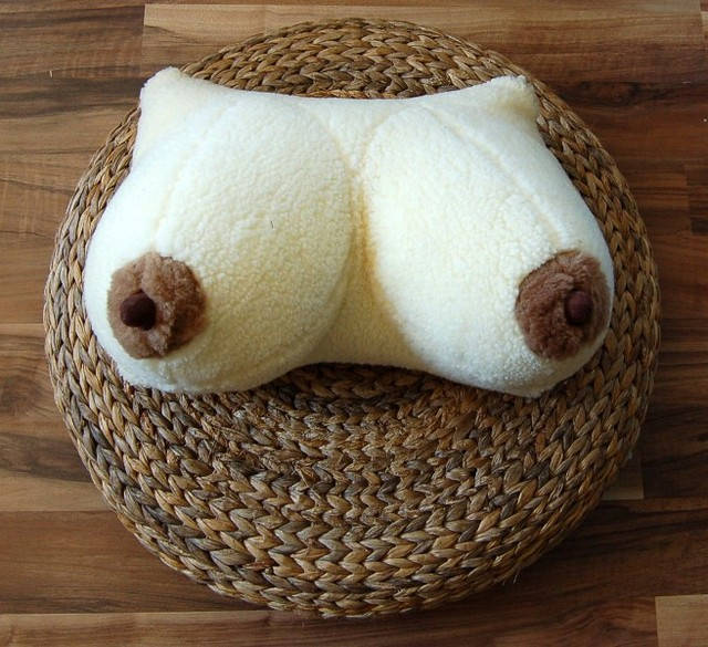 

Подушка Грудь ХХХХL