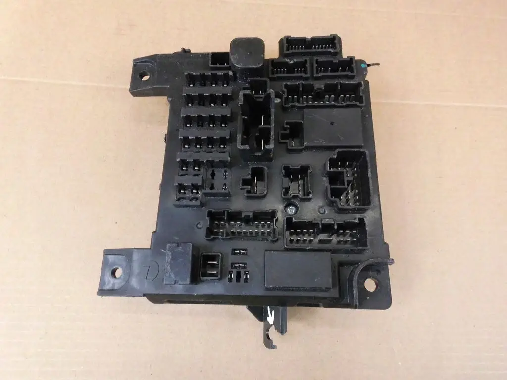 

Блок предохранителей Mitsubishi ASX 2014 BSI 8637A647 под заказ 2-4 дн