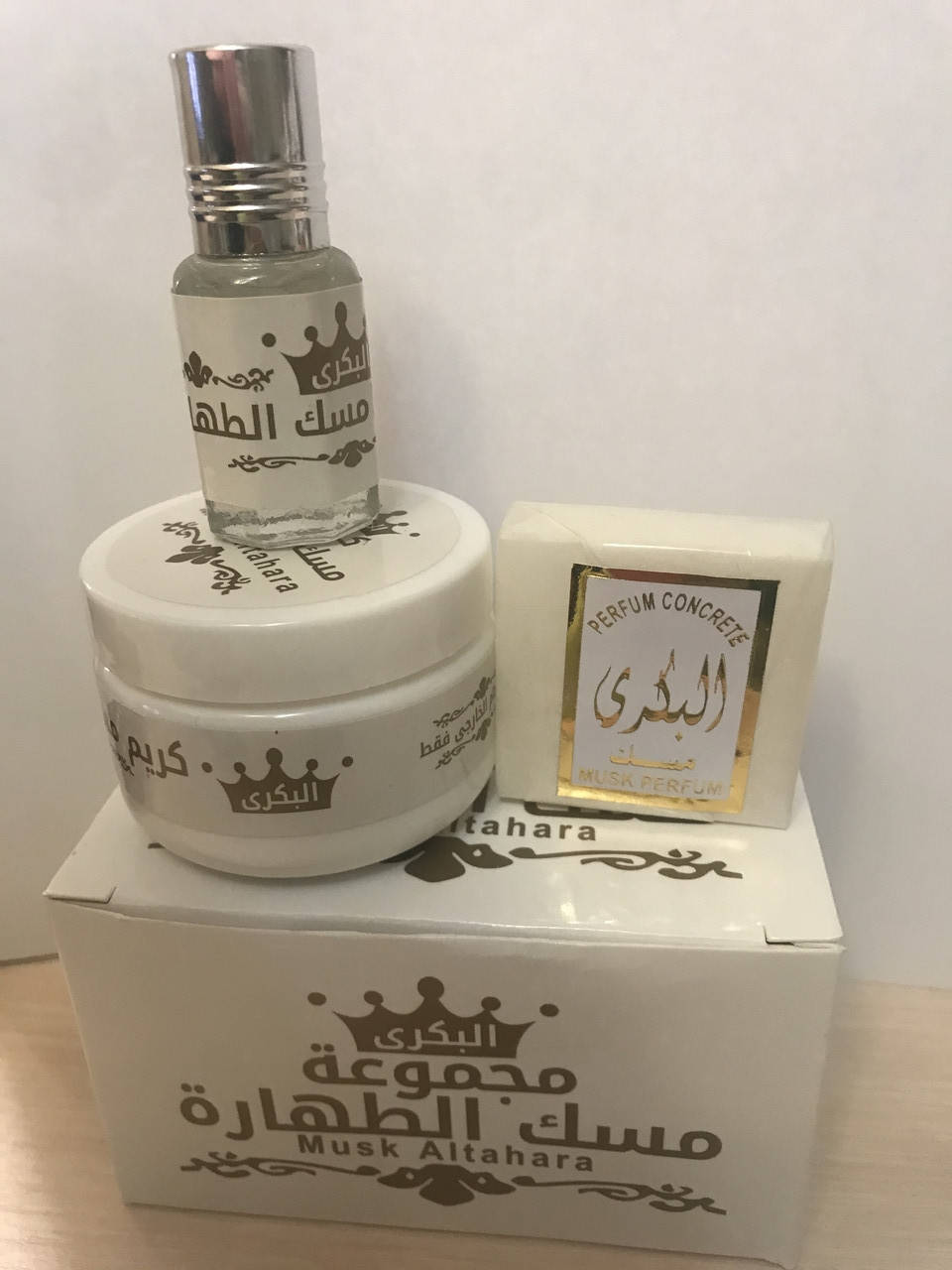 

Набор из 3 предметов White Musk Al Tahara Altahara-масло.мыло.сливки