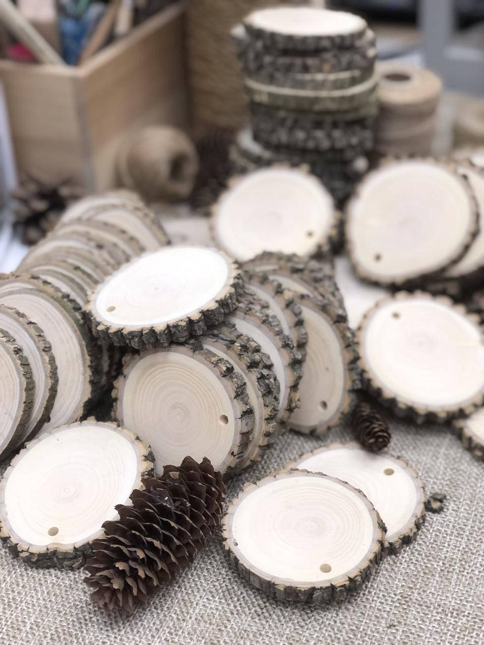 

Спилы ясеня 8-9 см с отверстием