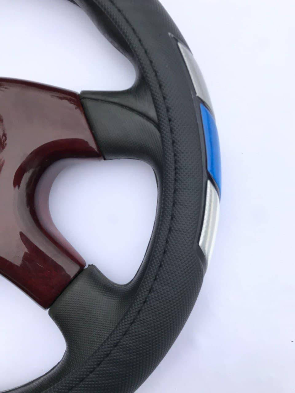 

Размер XL 42-44см. Черный с отражателем. Чехол на руль (оплетка руля) Газель, Спринтер, LT BF-50225-BL-XL