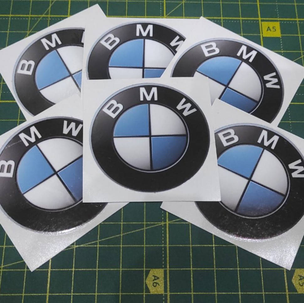

Виниловая наклейка стикер на автомобиль - BMW логотип