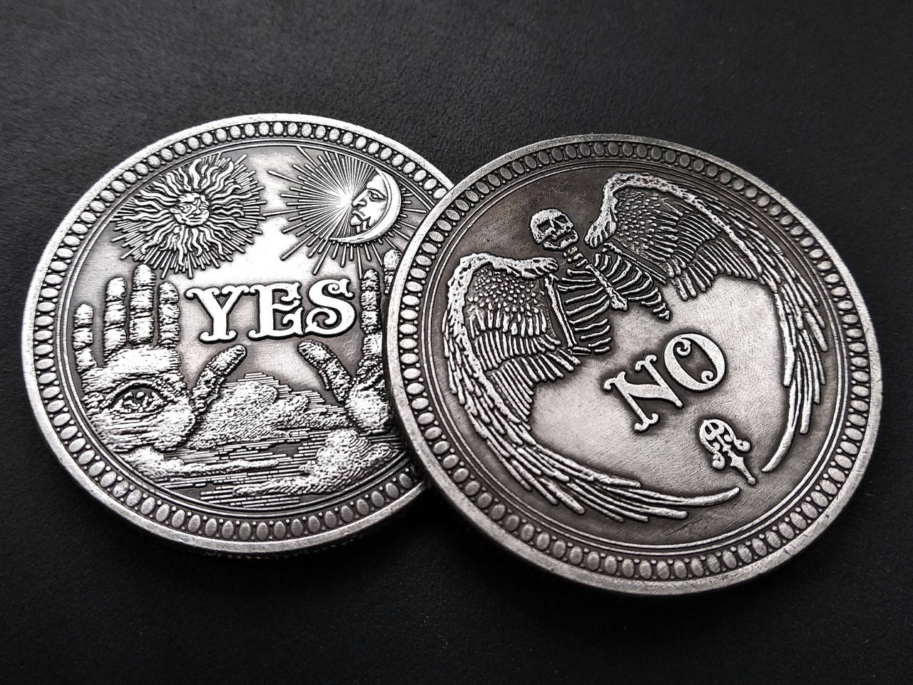 

Сувенирная монета "YES NO"