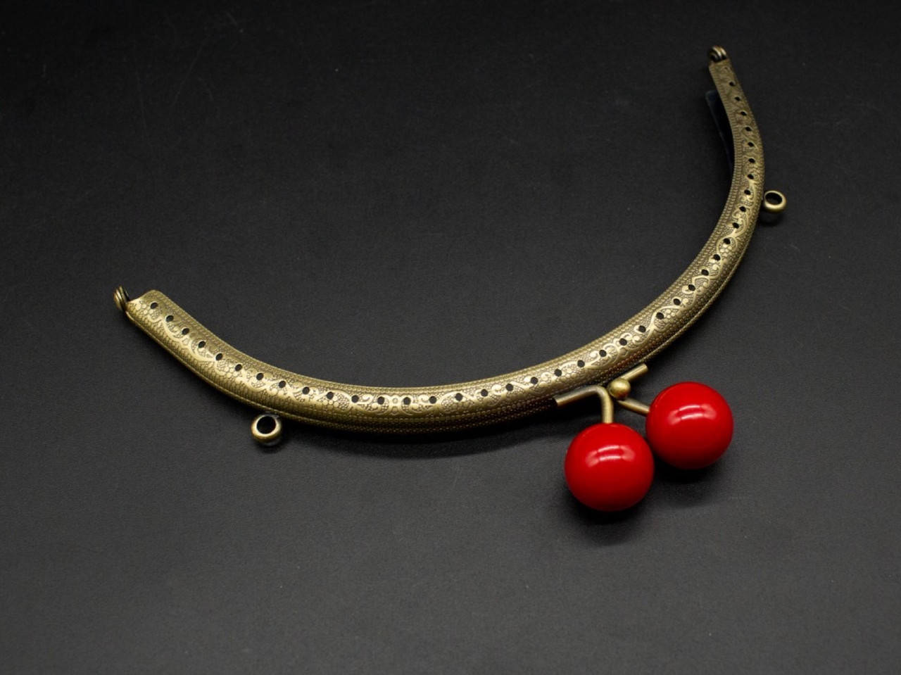 

Фермуар. Цвет "антик". 18см.