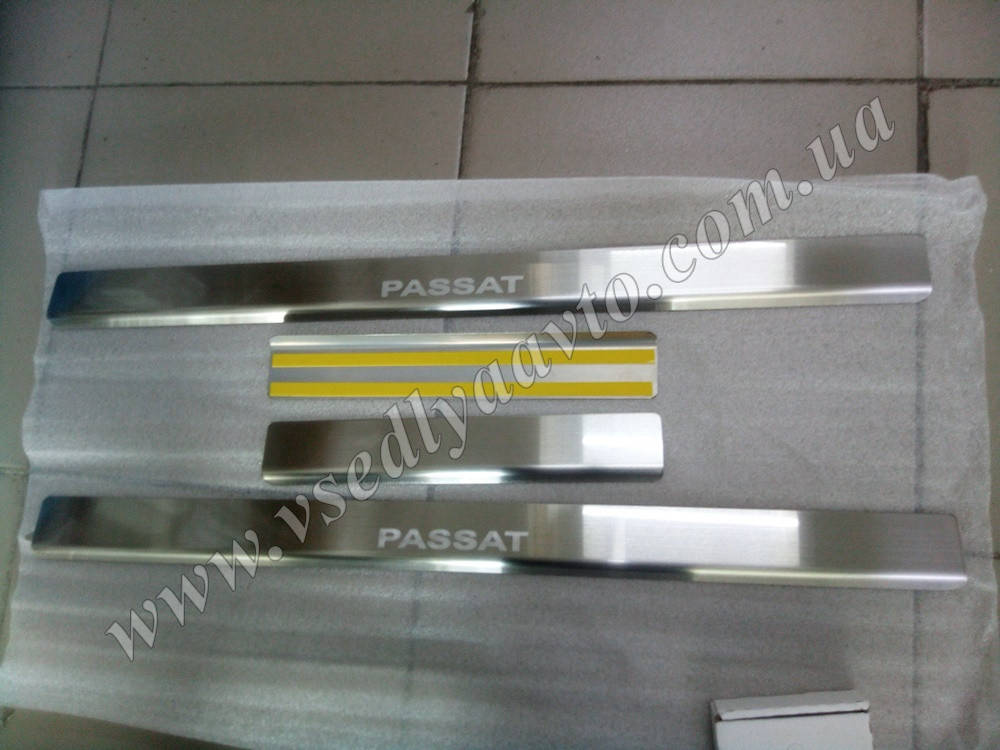 

Накладки на пороги Volkswagen PASSAT B8 седан/универсал с 2014 г. (Standart)