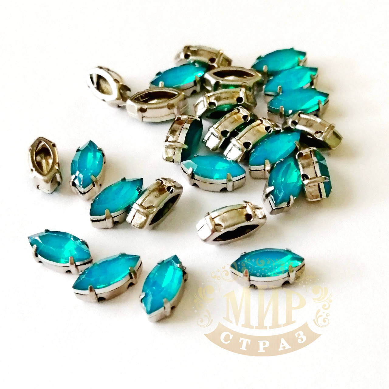 

Лодочки в улучшенных цапах, 5х10мм, цвет Blue Zircon Opal, 1шт, Белый