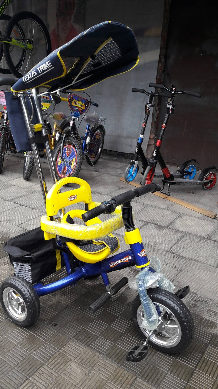 

Трехколесный велосипед Lexus Trike