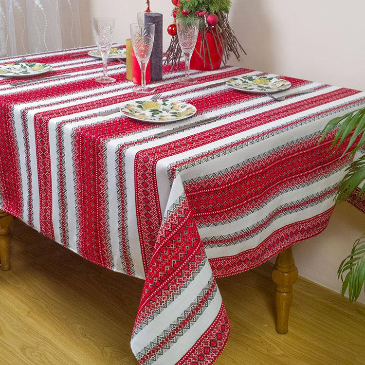 

Праздничная скатерть с вышивкой, Красный