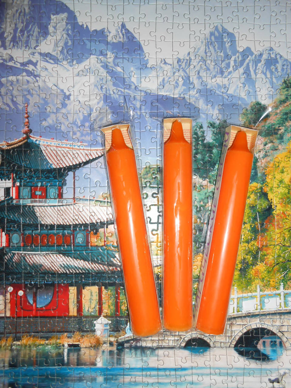 

Свеча оранжевая, парафиновая (цельнокрашенная)