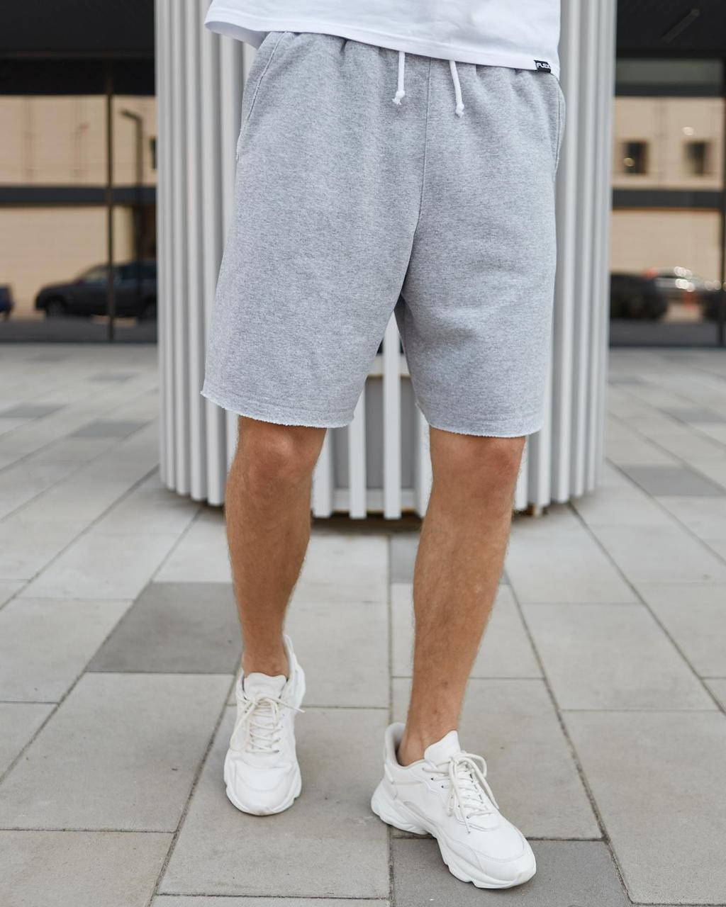 

Мужские шорты оверсайз светло-серые с необработанными краями, Светло-серый