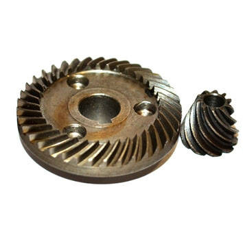 

Шестерни на болгарку Makita 9555NB