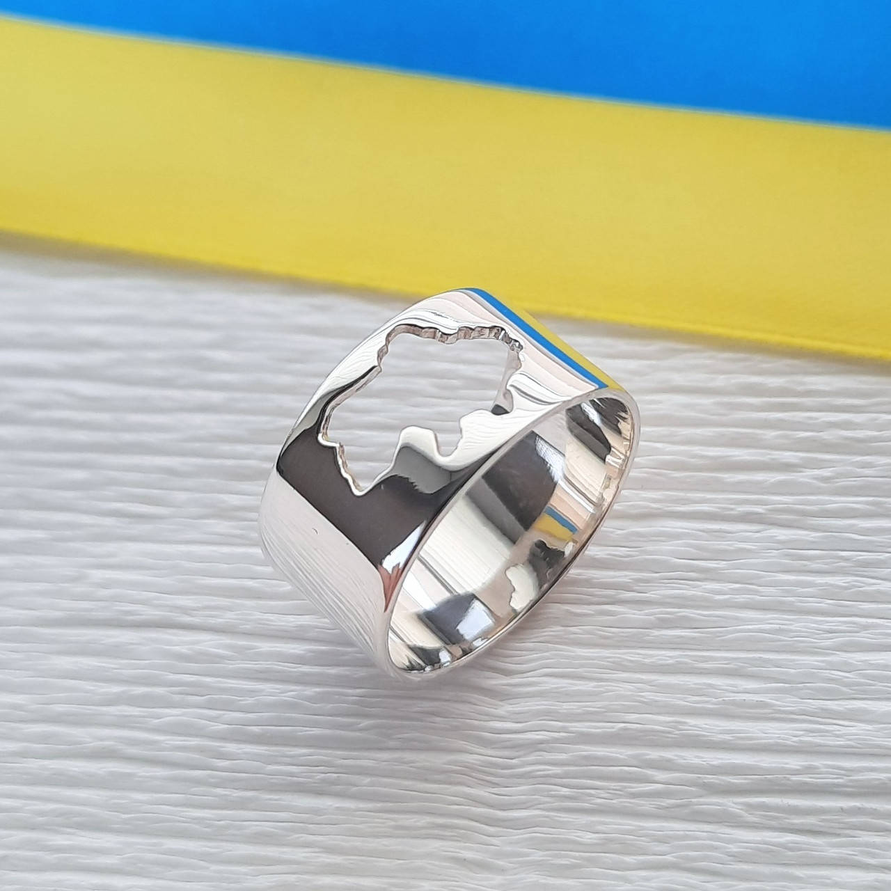 

Серебряное кольцо Украина 18.5