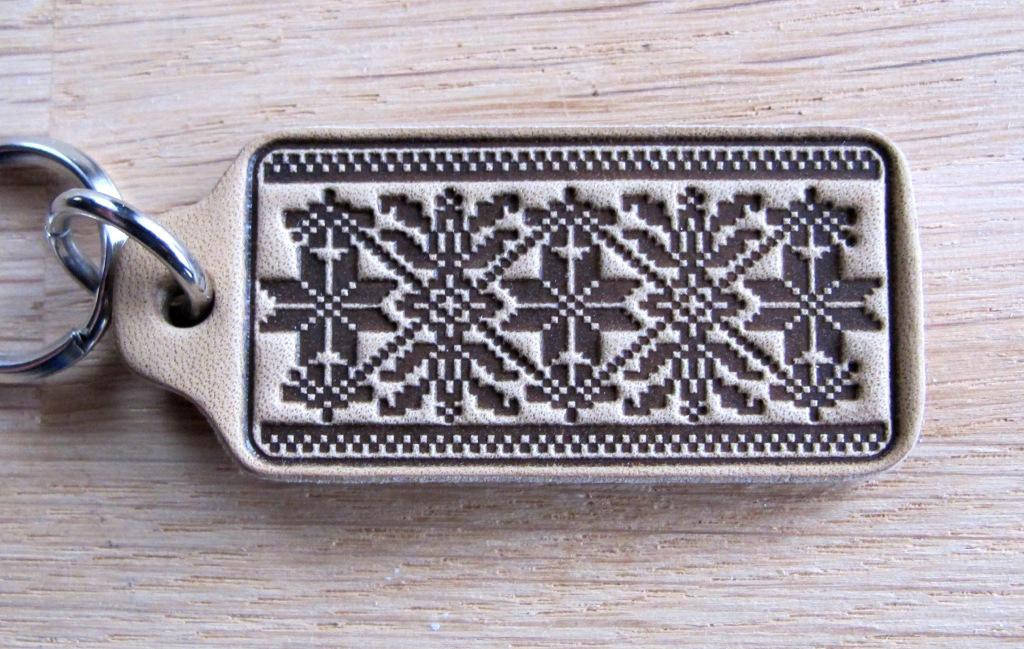 

Брелок шкіряний Вишиванка