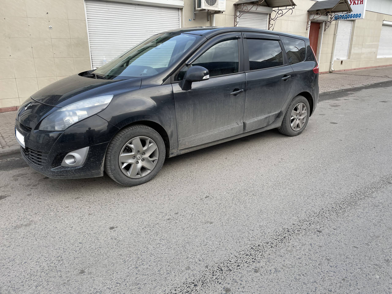 

Дефлекторы окон (ветровики) Renault Scenic 2009-> (HIC)