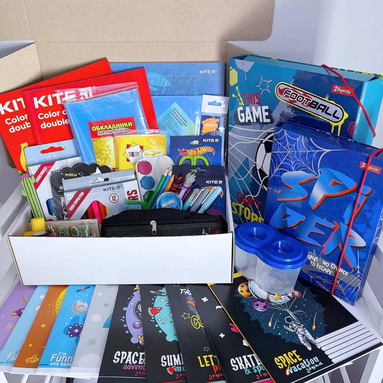 

Набор канцелярии для школьника (1-4 класс) 43 предмета, для мальчика, Разные цвета