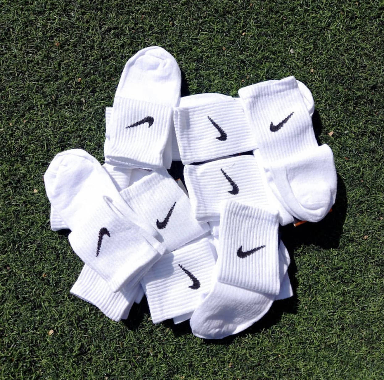 

Носки Nike высокие спортивные носки Найк белые тренировочные с логотипом