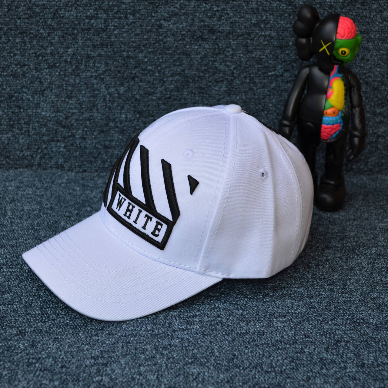 

Кепка Off White белая бейсболка с вышивкой стандартного размера, Белый