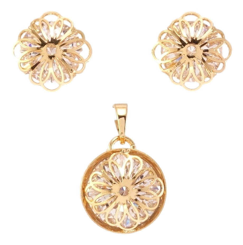 

Набор Xuping Позолота 18K Серьги Кулон "Кристаллы с цветочной накладкой" сер. 11х11мм; кул. ø 14мм