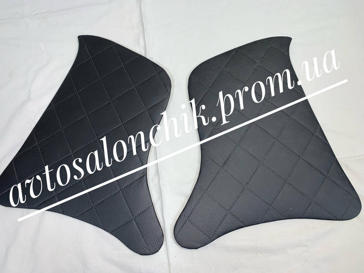 

Накладки уголки ног передние на ВАЗ 2101 2102 2103 2104 2105 2106 2107 черные кожзаменитель РОМБ, Черный