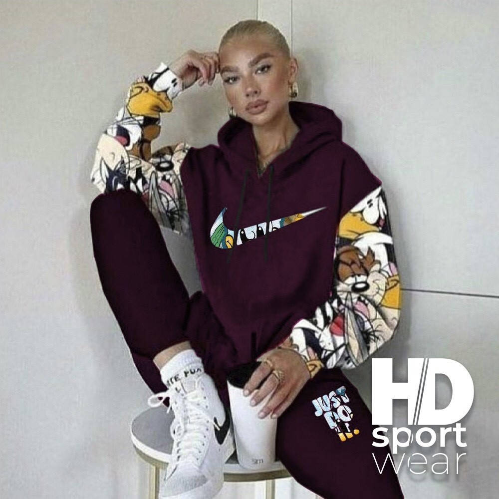 

Женский спортивный костюм NIKE, Disney Размеры :,42,44,46,48,50