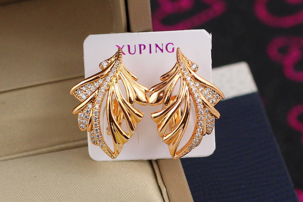 

Серьги Xuping Jewelry лист монстеры с камешками 2.2 см золотистые