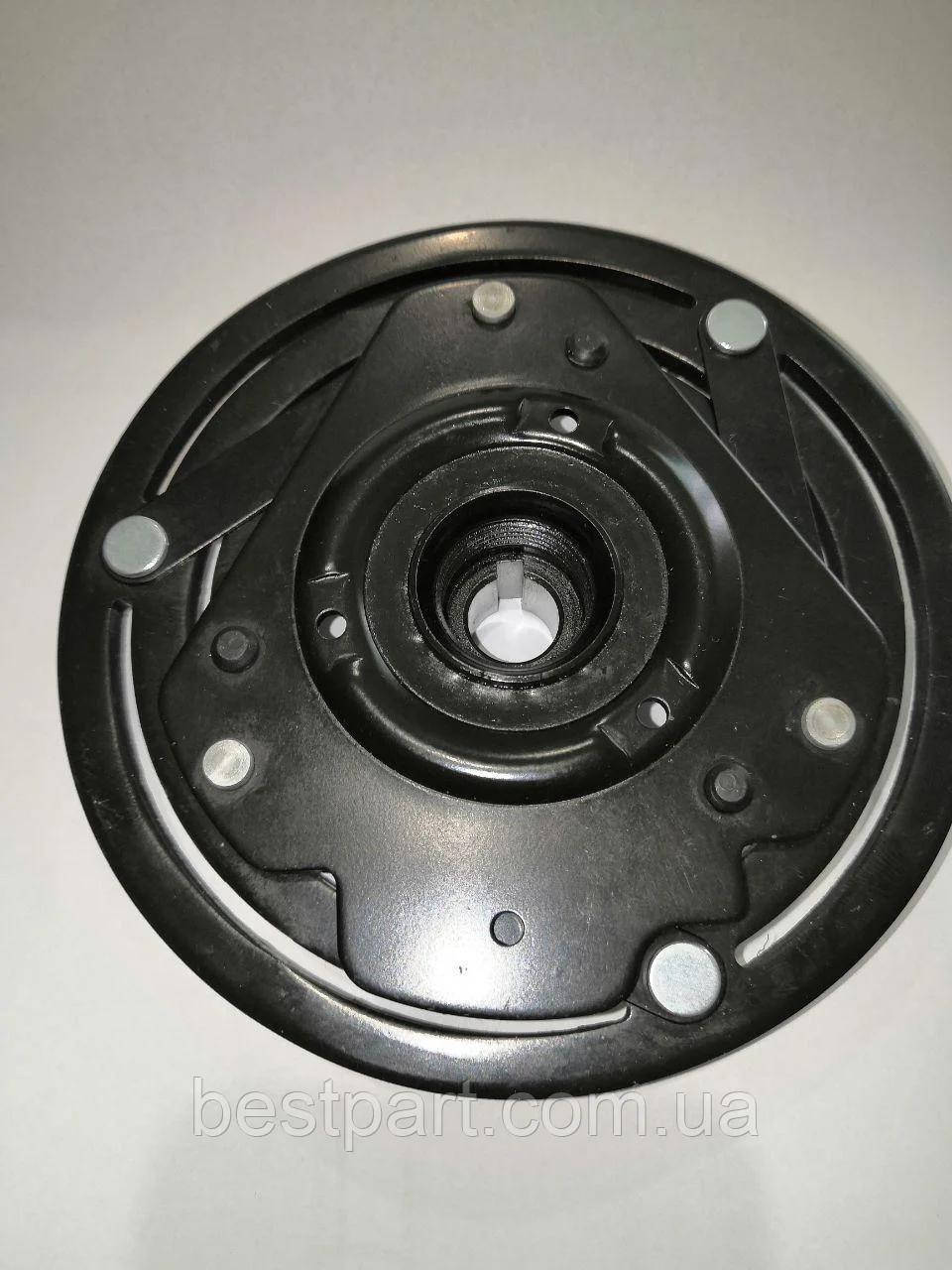 

Прижимная пластина GM / HARRISON V5 DAEWOO LEGANZA, NUBIRA; 1.6, 2.0; 97- , CADILLAC 93-02