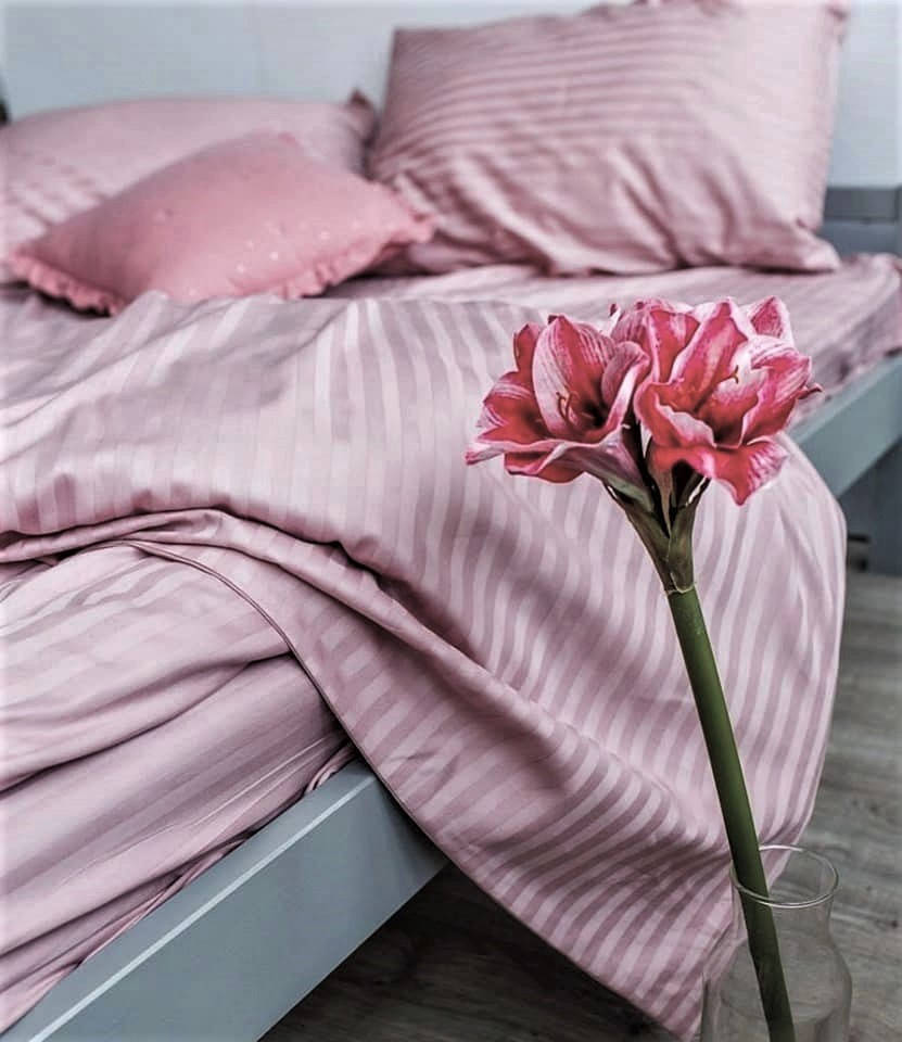 

Ткань для постельного бель страйп-сатин Пудрово-розовый , Турция 1х1 см.