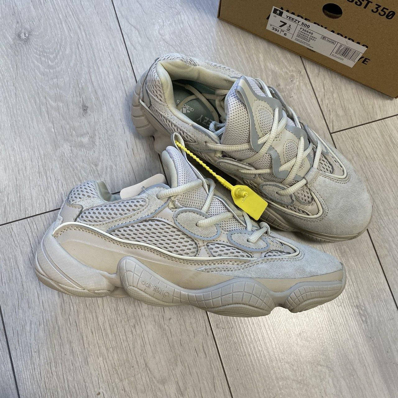 

Женские кроссовки Adidas Yeezy 500 (White) 38