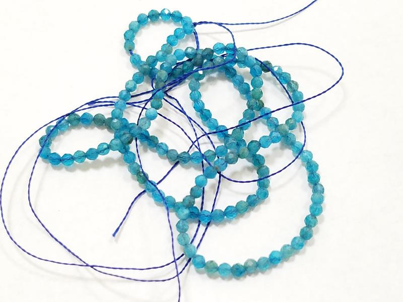 

Бусины Апатит на нитке граненный шарик d-2,5мм L-40см