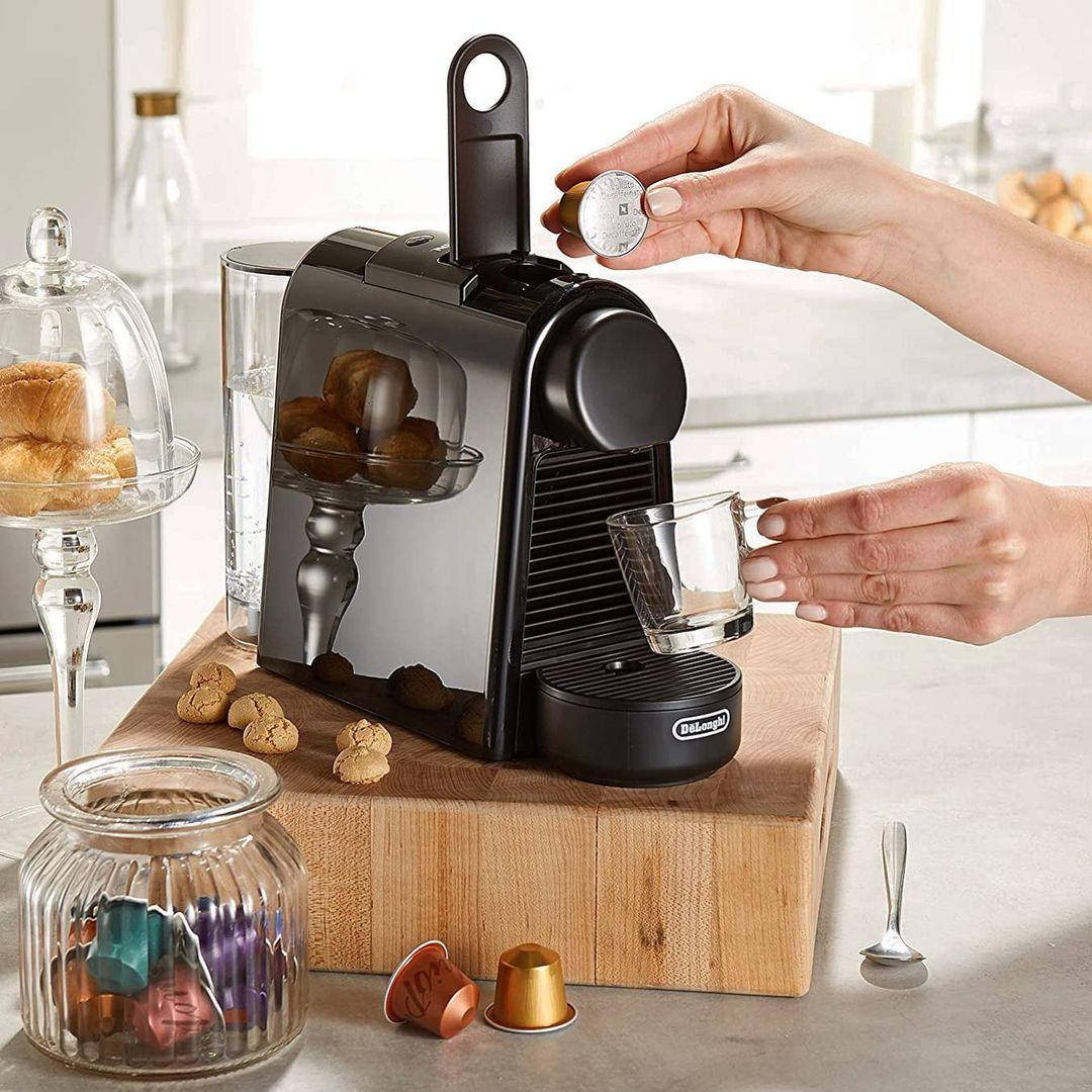 

Капсульная кофеварка DeLonghi Nespresso EN85B/D30 Essenza Mini Black чёрная (EN85.B)