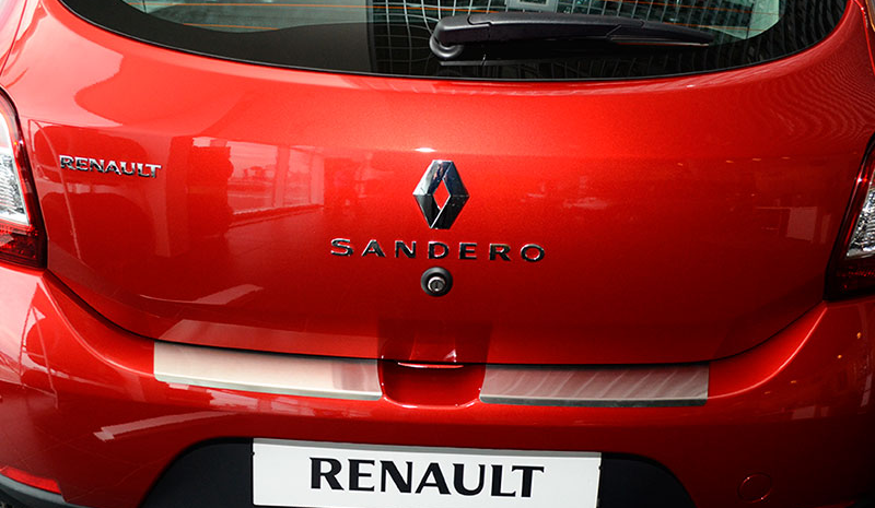 

Накладка на бампер с загибом Renault Sandero II 2012-