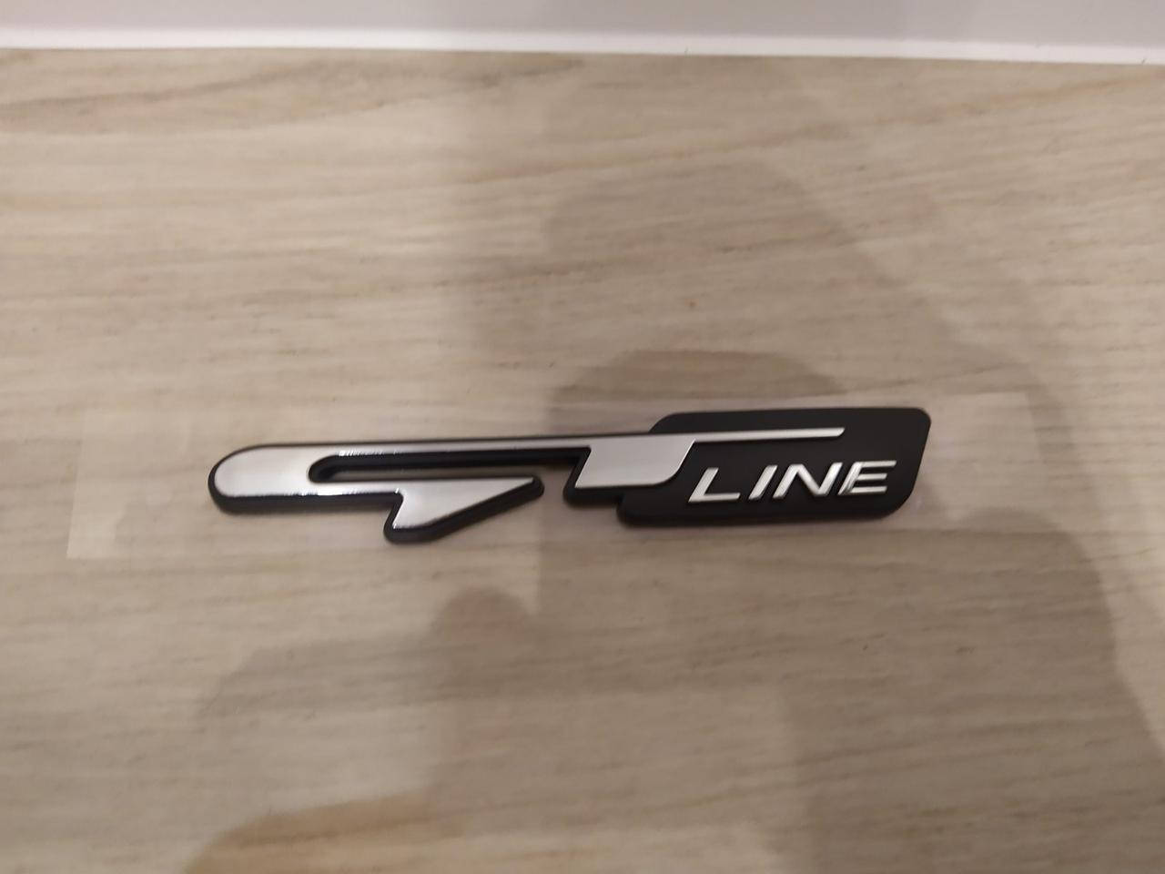 

Надпись (Шильдик ) Gt line Гт лайн Рено Меган 3 буквы Megane 3