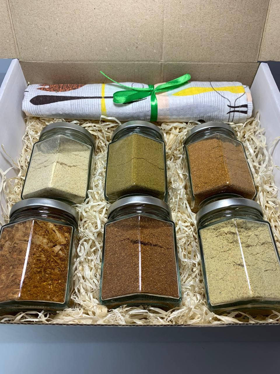 

Подарочный набор специй “Вкус Грузии” в стеклянных банках