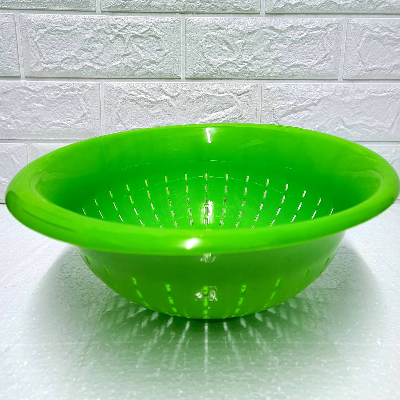 

Дуршлаг-миска пластиковая 30 см Ламела