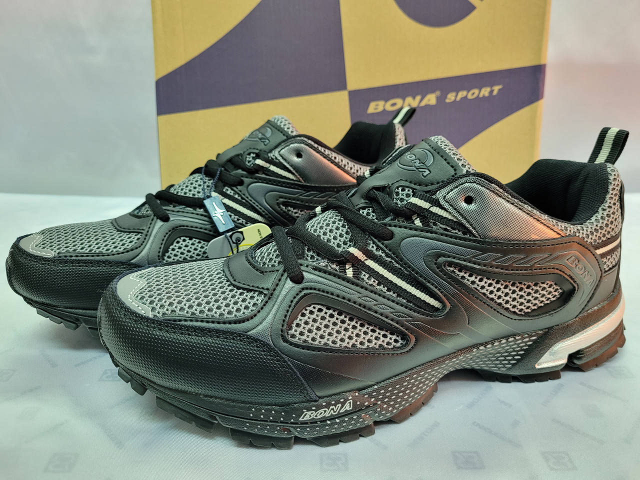 

Весенние ортопедические кроссовки цветные сетка Bona 43, 28.3, Черный