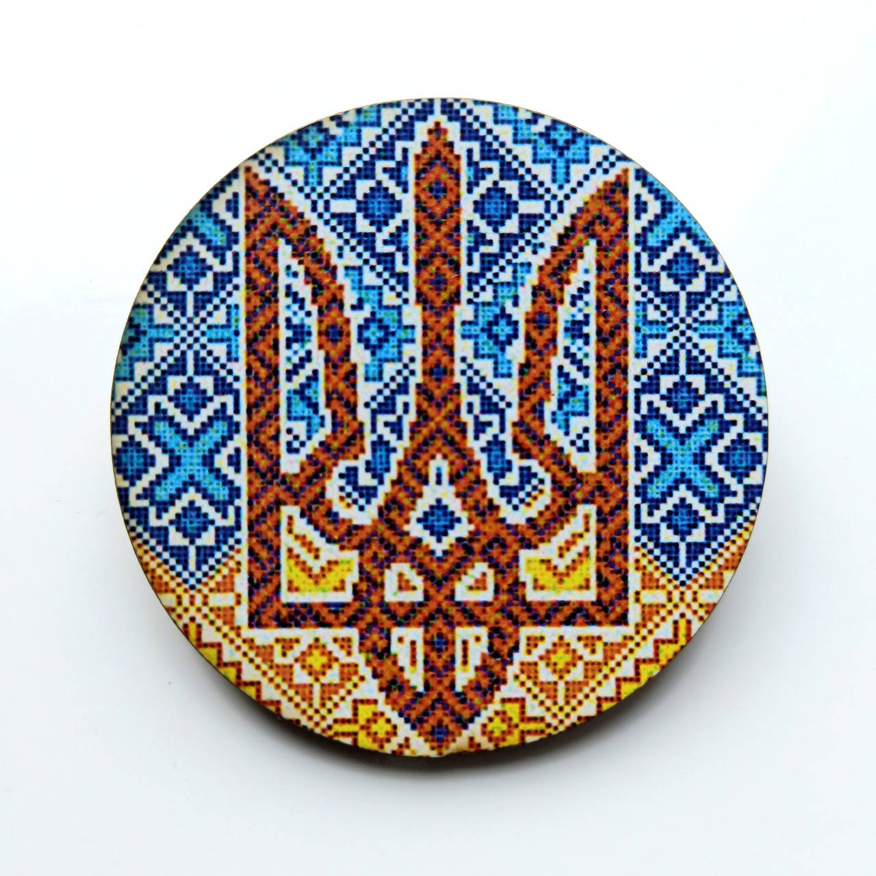 

Значок , герб Украины орнамент , мдф , диаметр 5,5 см