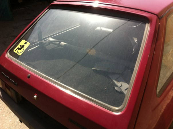 

Стекло заднее Таврия ЗАЗ 1102 в крышку багажника ляду без подогрева бу