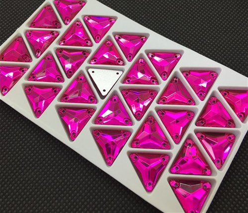 

14мм Треугольник Пришивные Fuchsia Стекло