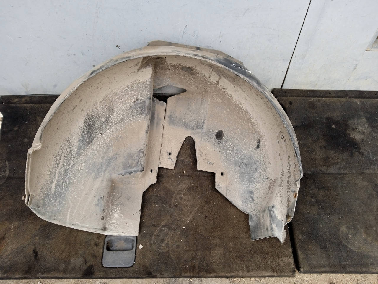 

Подкрылок задний правый Audi A6 C5 1997-2004 год 4B0810172D