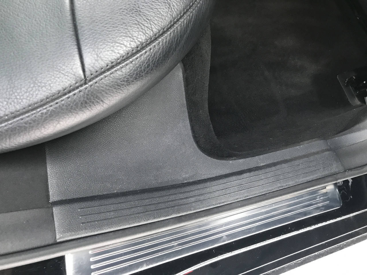 

Накладка порога внутренняя задняя правая Mercedes e-class w212 a2126860636