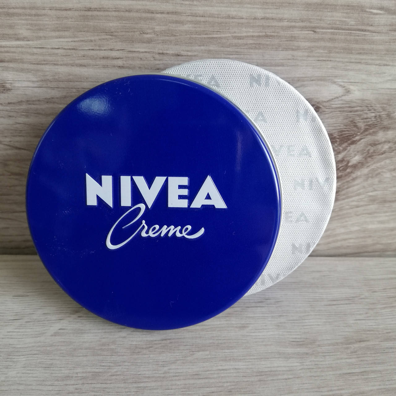 

Универсальный увлажняющий крем Nivea 75 мл