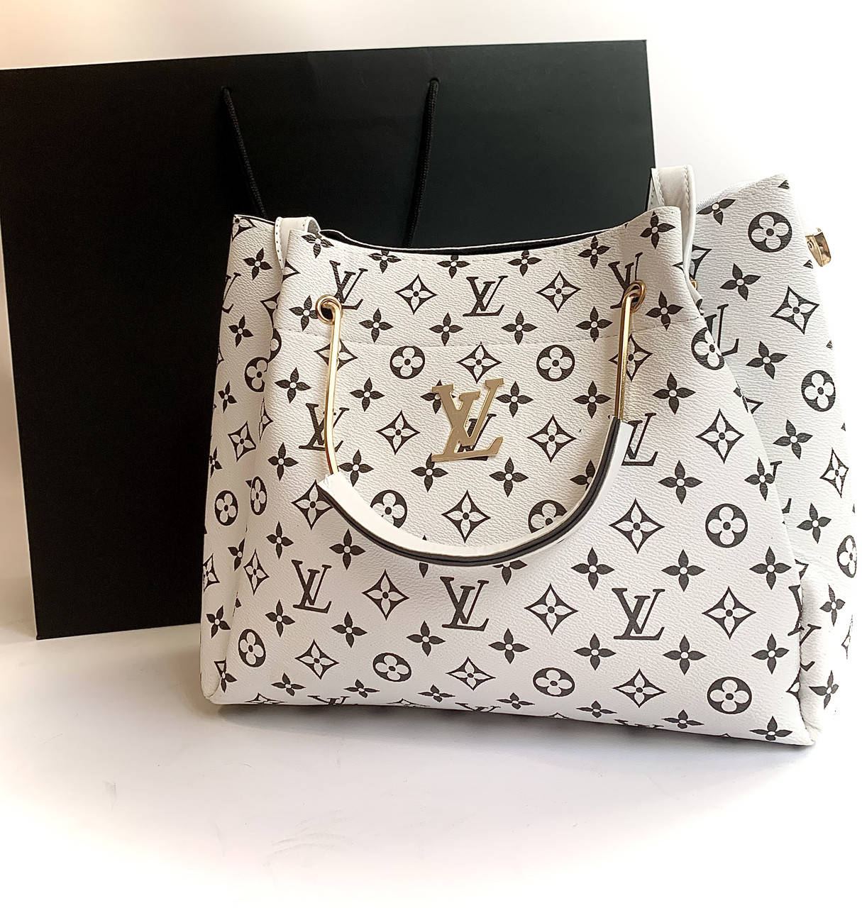 

Сумка белая Луи Витон Louis Vuitton большая Шопер, Белый
