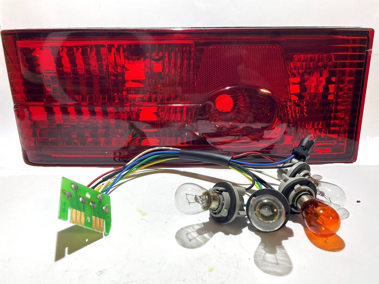

Фонари задние ВАЗ-2108, 2109, 21099 ТЮННИГ FULL RED красные 2шт