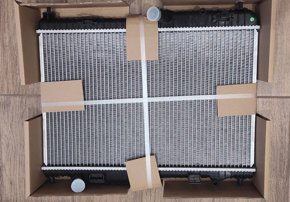 

Радиатор Ford Fiesta 08->350*563