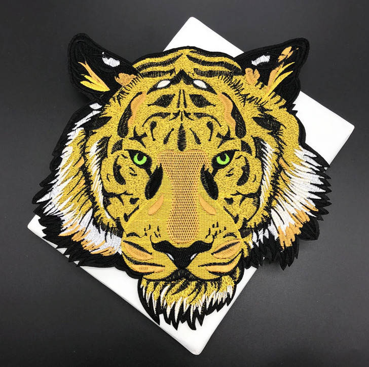 

Вышивка-нашивка для декора одежды «Голова Тигра».