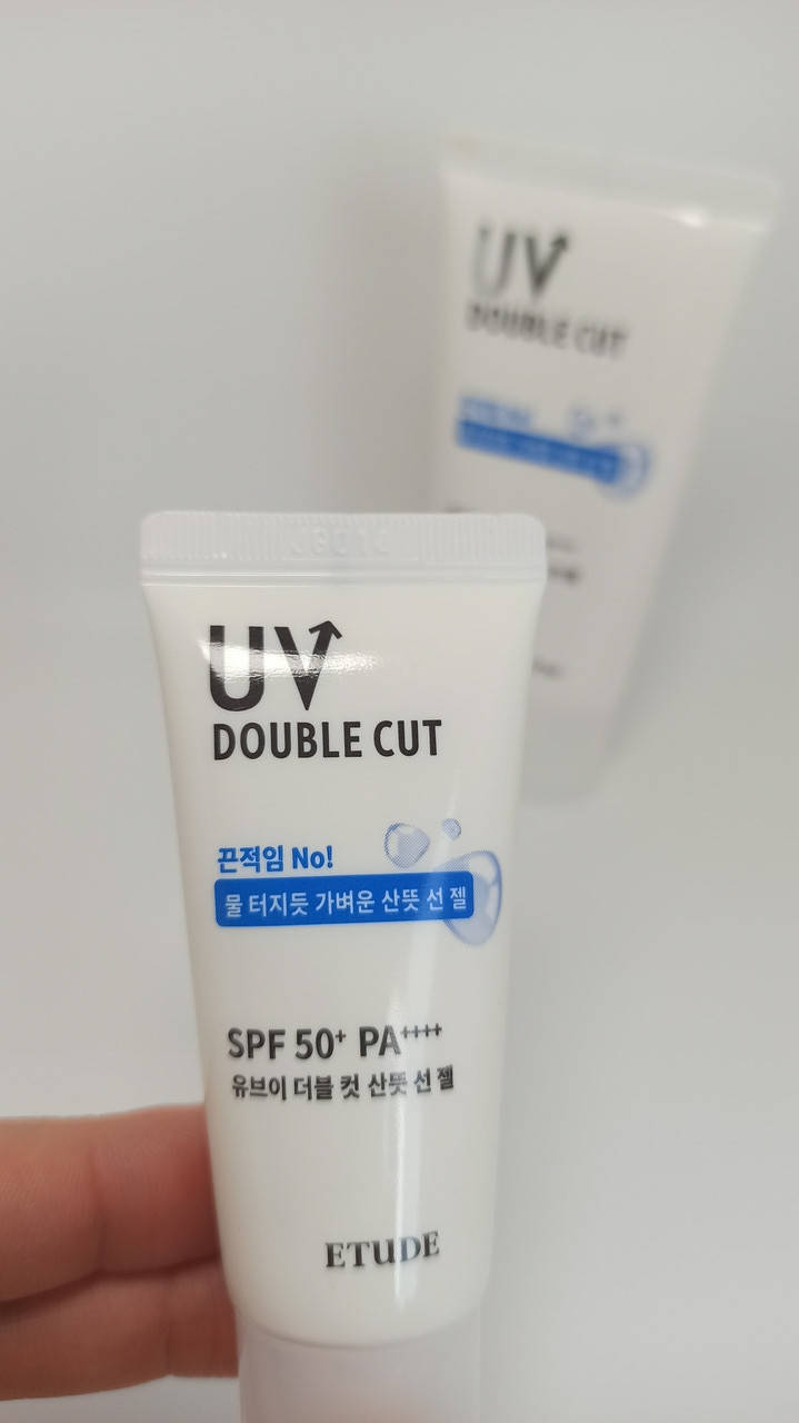 

Солнцезащитный крем для лица (тестер без коробки) Etude House UV Double Cut Fresh Sun Gel 50 мл 20
